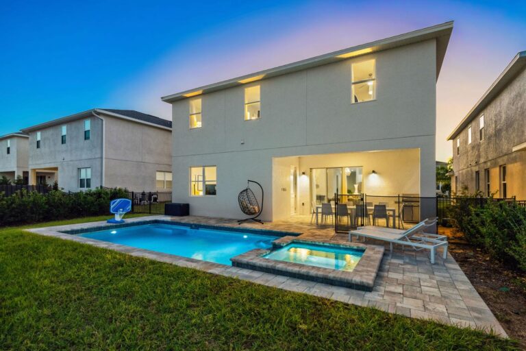 how much can I earn renting my Davenport home on Airbnb